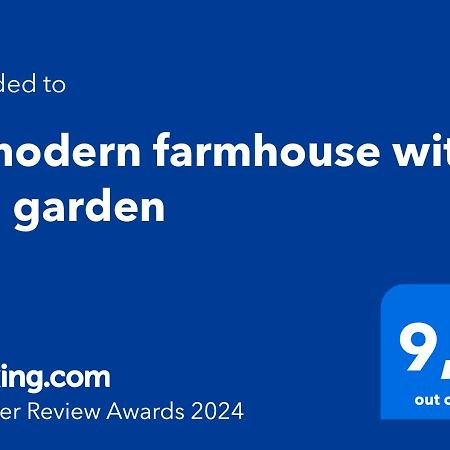 A Modern Farmhouse With Big Garden Trápeza Exterior foto